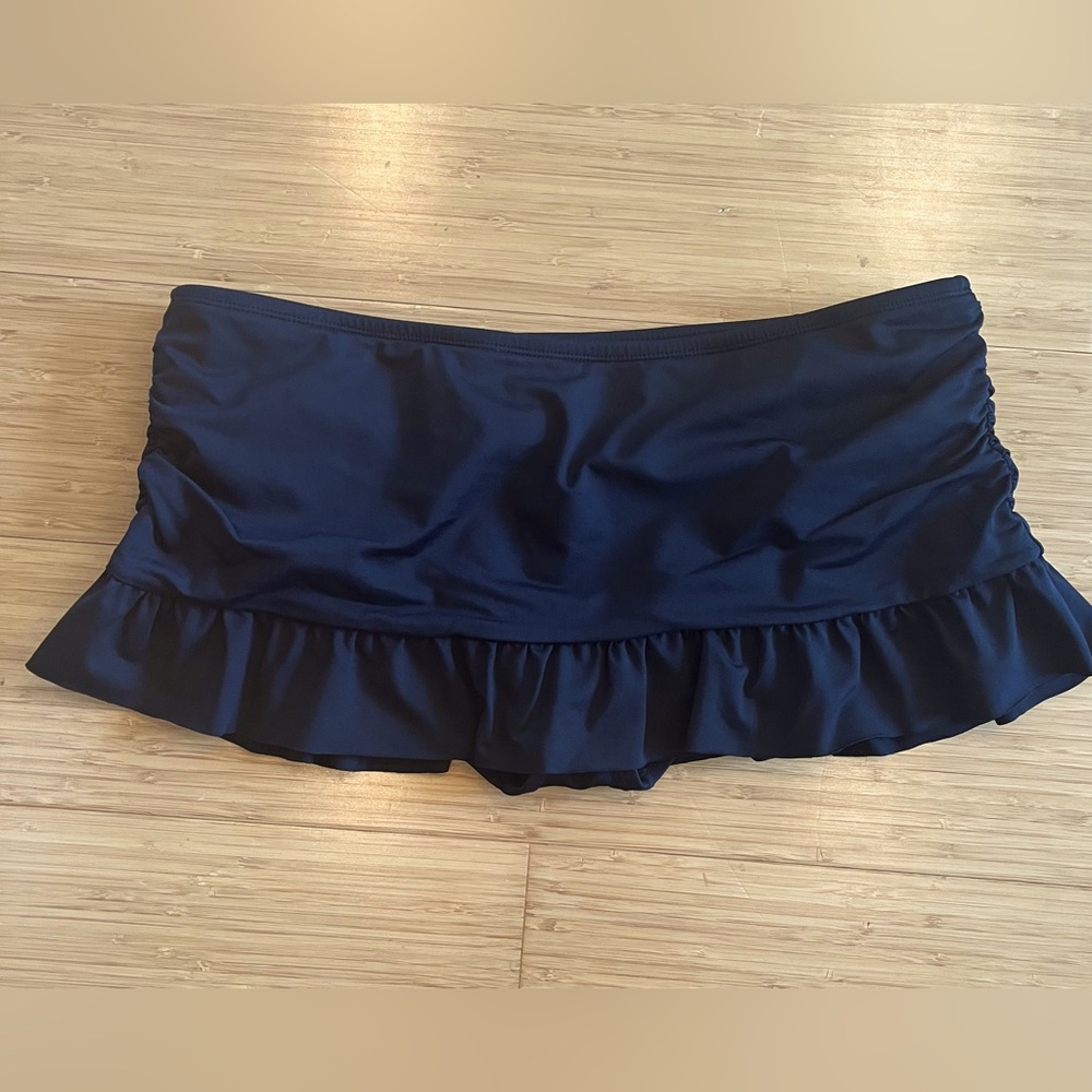 LIz Claiborne Black Swimskirt Bottom 16 EUC